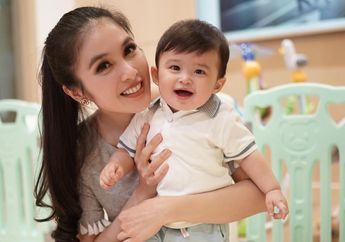 Kasihan! Anak Sandra Dewi, Raphael Moeis Terpeleset Saat Bermain dengan Sang Ayah