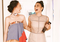 Foto Bareng, Amanda Rawles Dan Caitlin Halderman Disebut Mirip Artis Internasional oleh Netizen