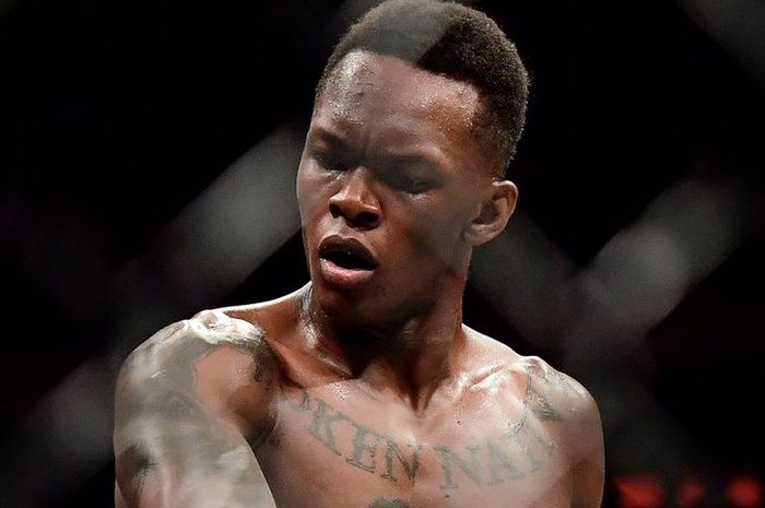 Petarung kelas menengah UFC, Israel Adesanya.