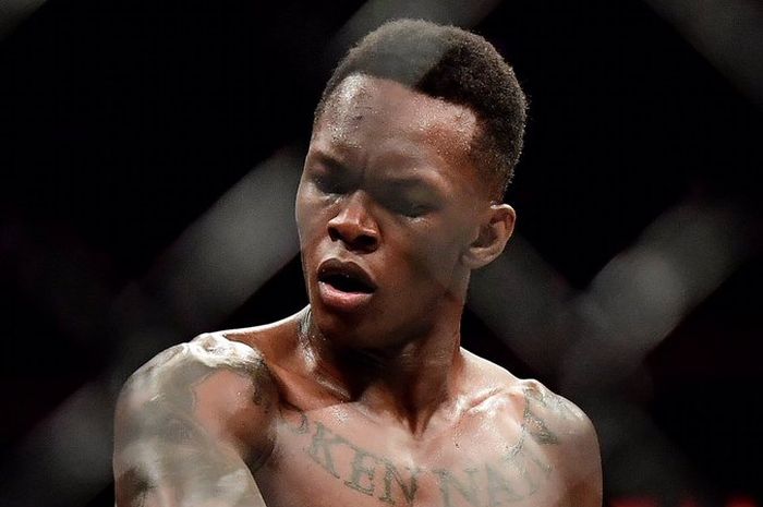 Petarung kelas menengah UFC, Israel Adesanya.