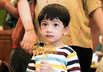 Sah Menjadi Seorang Kakak, Jan Ethes Lakukan Hal Ini Sebelum Bertemu dengan Sang Adik, Warganet: 'Aduh, Manisnya!'