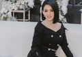 Penampilan Syahrini Pakai Rok Harga Puluhan Juta Rupiah Justru Dipuji Netizen!
