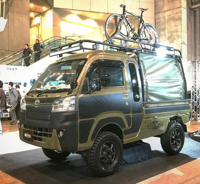 Daihatsu Hijet pakai pelek Rays