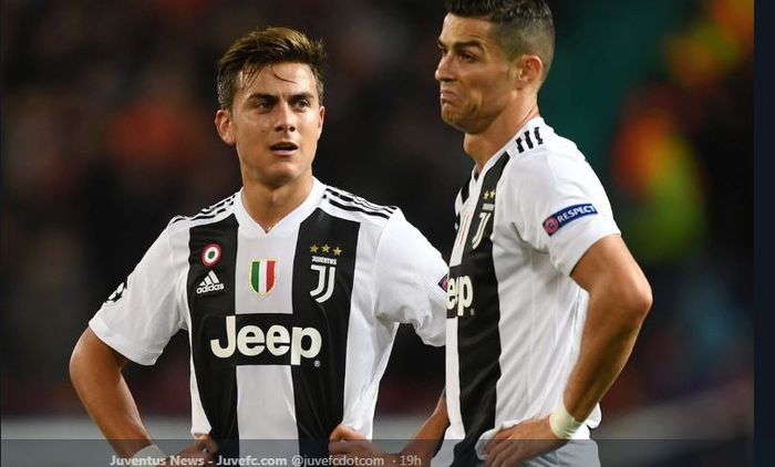 Ekspresi dua bintang Juventus, Paulo Dybala (kiri) dan Cristiano Ronaldo (kanan).