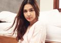 Pakai Backless Top Pamer Punggung Mulus, Tampilan Super Seksi Mikha Tambayong Justru Curi Perhatian!