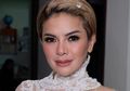 Rela Turun ke Jalan Demi Bagikan Hand Sanitizer, Nikita Mirzani Justru Dibuat Menangis Tersedu Oleh Sosok Ini, Siapa?