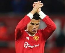 Cristiano Ronaldo Banting Ponsel Fan, Eks Liverpool: Dia Merasa Seperti Tuhan!
