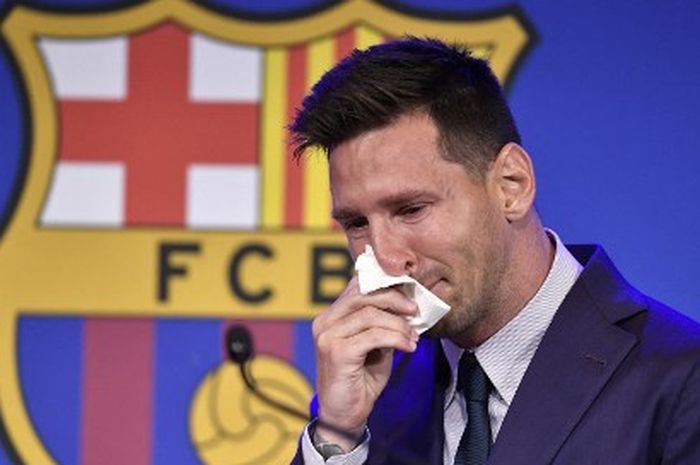 Cerita ngenes fan Barcelona di China, siasat licik menanti Lionel Messi di depan pintu hotel berbuah rasa sakit hati.