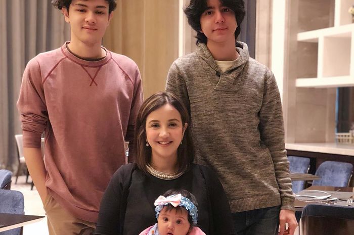 Andi Soraya dan ketiga anaknya