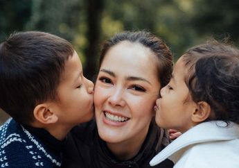 Bak Duri dalam Daging, Dulu Terang-terangan Diselingkuhi Sang Suami Sampai Cerai, Begini Nasib Cathy Sharon Banting Tulang Hidupi Anak Seorang Diri