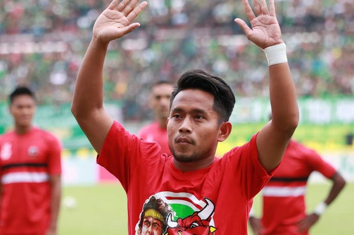 Pemain Madura United, Andik Vermansah bermain melawan Persebaya di Piala Presiden 2019.