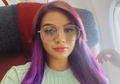 Kayak Permen Warna Warni, Tampilan Terbaru Aurel Hermansyah dengan Rambut Ungu dan Kaus Shocking Pink Jadi Sorotan