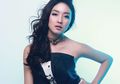 Pakai Crop Top Super Seksi, Tampilan Natasha Wilona Pamer Perut Ramping Justru Curi Perhatian!