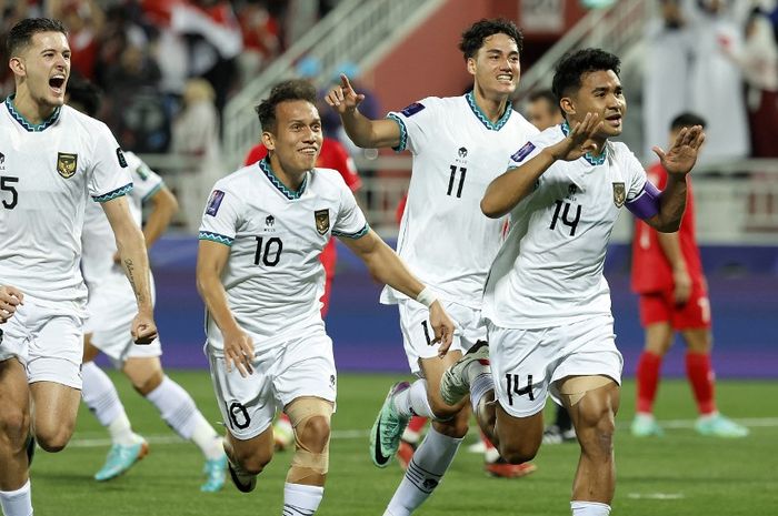 Timnas Indonesia saat merayakan gol ke gawang Vietnam pada duel Grup D Piala Asia 2023 di Doha (19/1/2024). Indonesia selevel dengan timnas Jepang dalam hal raihan poin di klasemen.
