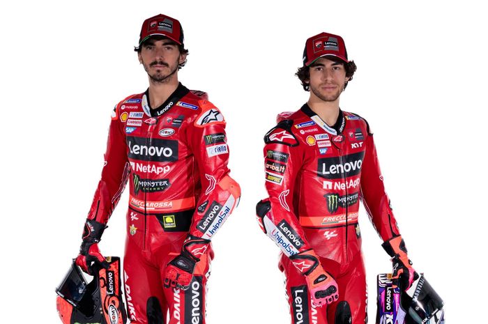 Pembalap tim Ducati Lenovo, Francesco Bagnaia dan Enea Bastianini 