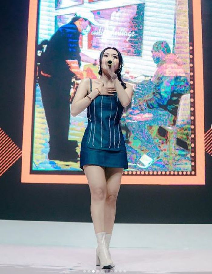 Gaya seksi Wika Salim