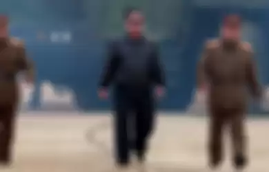 Kim Jong Un dan petinggi militer Korea Utara di depan rudal ICBM