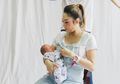 Resmi Jadi Ibu 3 Anak, Ayu Dewi Mengaku Masa Mudanya Tak Suka Pada Anak Kecil: "Ga Pernah Kebayang, Sungguh"