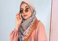 Gendong Anak Baim Wong, Tampilan Bumil Zaskia Sungkar Pakai Celana Tanpa Gamis Syar'i Justru Mencuri Perhatian!