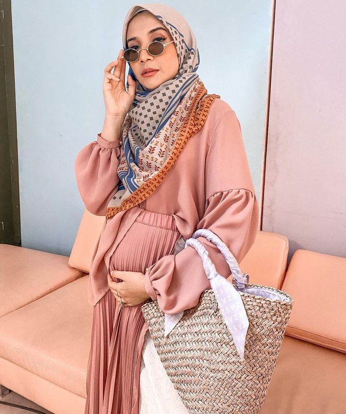 Outfit Hijab Untuk Perut Buncit Inspirasi Fashion