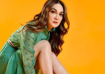 Biasa Pamer Kemolekan Tubuh, Luna Maya Tiba-tiba Bikin Kaget Usai Tampil Bak Ubin Masjid yang Adem Gegara Pakai Ini hingga Banjir Pujian, Netizen: Sejuk Sekali Lihatnya, Pasti Cepet Dapet Jodoh Deh...