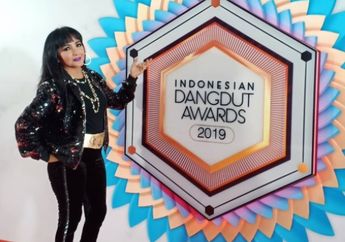 'Selamat dari Kematian' Kabar Buruk Mohon Keikhlasan Doa! Pedangdut Senior Alami Kecelakaan Sampai Terpental, Kondisinya Bikin Rekan Artis Khawatir: Wajah dan Kepalanya..