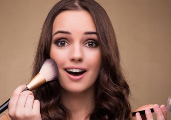 Makeup Terlihat Lebih Mulus dan Tahan Lama, Terapkan 4 Trik Makeup Ini!