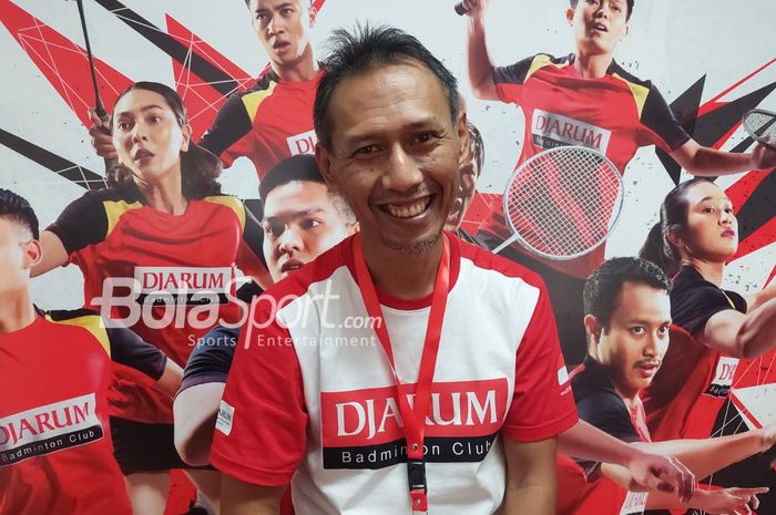 Legenda bulu tangkis Indonesia, Sigit Budiarto, saat menjadi bagian dari Tim Pencari Bakat dalam Audisi Umum PB Sjarum 2023.