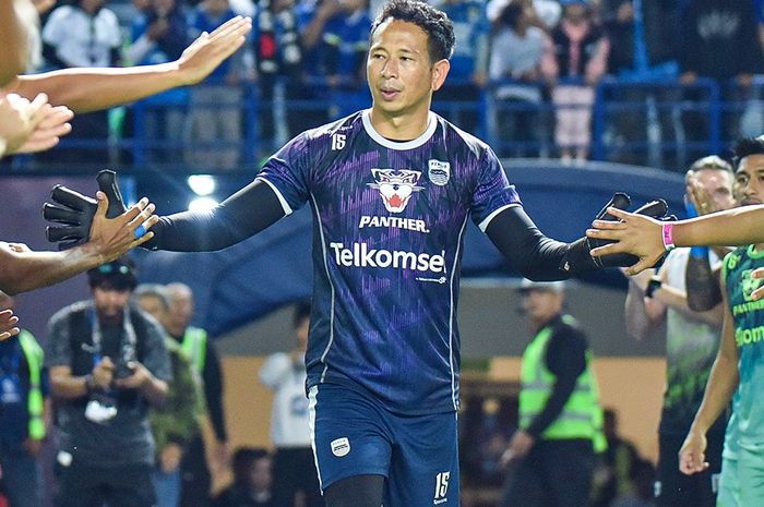 Bos Persib Bandung, Teddy Tjahjono mengaku kesulitan mencari pemain lokal Indonesia/.