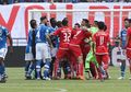 Beda Hasil Lawan Klub Luar, Persib Menang Besar Persija Kalah Tipis