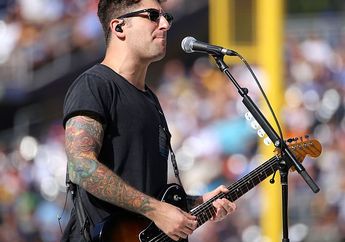 Jelang Rilis Album Baru, Gitaris Fall Out Boy Umumkan Istirahat Dari Band Akibat Kesehatan Mental