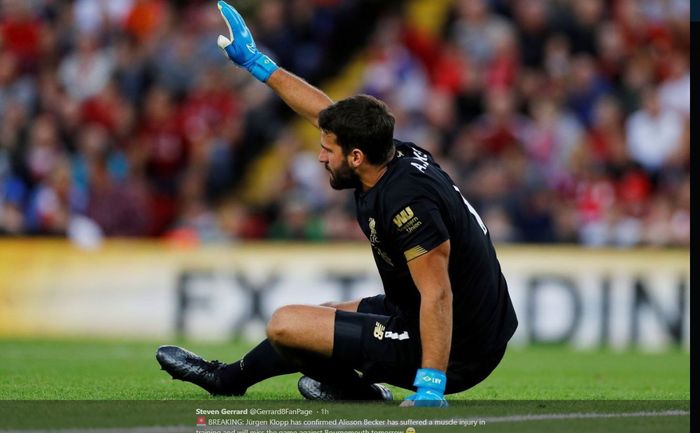 Kiper Liverpool, Alisson Becker, mengalami cedera dalam pertandingan.