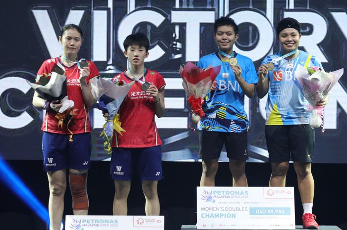 Ganda putri Indonesia, Apriyani Rahayu/Siti Fadia Silva Ramadhanti, setelah menjuarai Malaysia Open 2022, Minggu (3/7/2022).