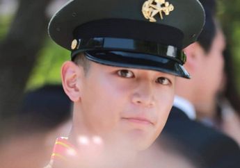 7 Potret Gagah Minho 'SHINee' di Kelulusan Latihan Dasar Angkatan Laut