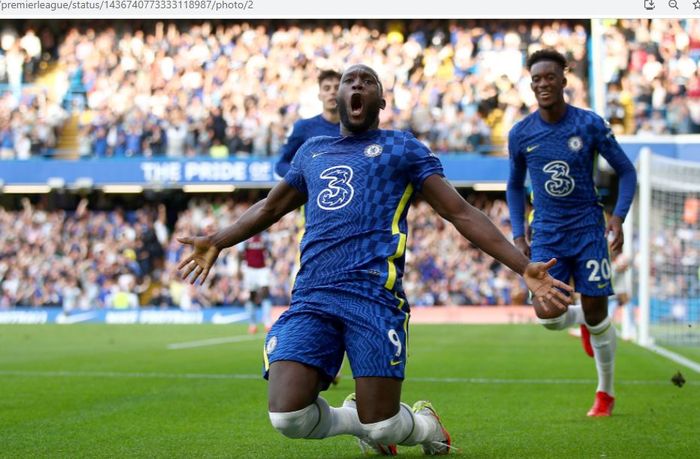 Penyerang Chelsea, Romelu Lukaku, merayakan golnya ke gawang Aston Villa pada pekan keempat Liga Inggris 2021-2022, Sabtu (11/9/2021).