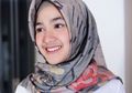 Lagi Ngetren, Ikuti 4 Gaya Hijab Motif Kekinian ala Cut Syifa!