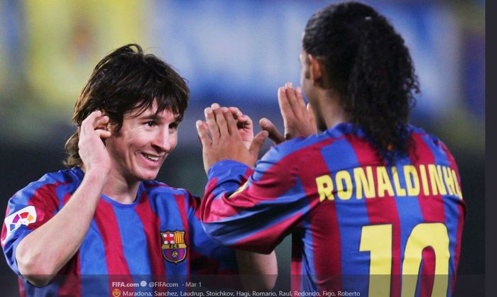 Lionel Messi dan Ronaldinho saat sama-sama masih membela Barcelona.