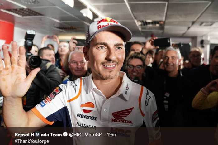 Pembalap Repsol Honda, Jorge Lorenzo, mengumumkan keputusannya untuk pensiun dalam konferensi pers jelang MotoGP Valencia di Sirkuit Ricardo Tormo, Spanyol, 14 November 2019.