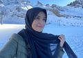 Santun Nan Trendi Pakai Tunik, Gaya Shireen Sungkar Justru Bikin Salfok Karena Tas Seharga Rp209,8 Juta yang Dibawanya!