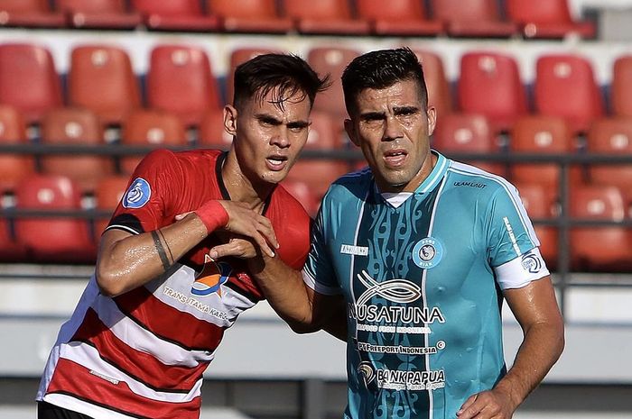 PSBS Biak vs Madura United pada pekan kelima Liga 1 di Stadion Kapten I Wayan Dipta, Gianyar, Selasa (17/9/2024).