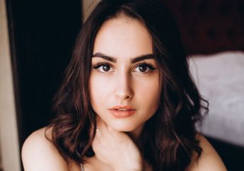 Beauty Hacks Bikin Alis Tebal Secara Alami, Cuma Pakai Bawang Bombay!