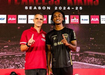 Ronaldo Kwateh saat diresmikan sebagai pemain Muangthong United.