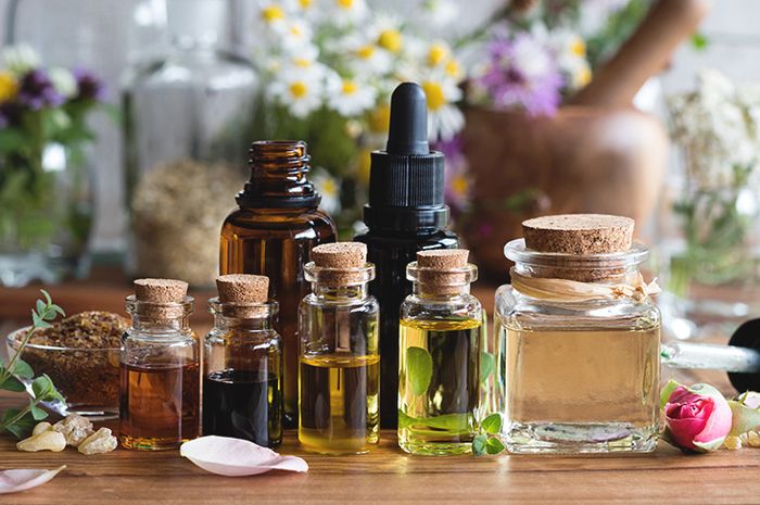 5 Essential Oil yang Bisa Mengurangi Sakit Kepala dan Migrain Semua