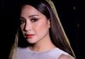 Bikin Jiwa Miskin Netizen Bergetar, Gaun Nagita Slavina di Video Klip Terbarunya Sukses Jadi Sorotan!