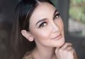 Rahasia Makeup Natural ala Luna Maya, Cuma Pakai 4 Produk Saja!