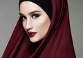 Menawan di Hari Raya dengan 4 Model Hijab Modern & Santun ala Cinta Laura!