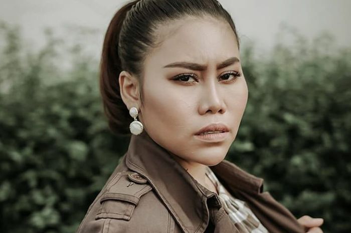 Pernah Nyaris Cerai, Rumah Tangga Evi Masamba Kembali Dirundung Masalah