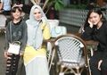 Cantik Saat Foto Selfie Bareng Kedua Putrinya, Mulan Jameela Justru Dihujat Netizen Karena Pakai Efek Kamera yang Bikin Wajahnya Jadi Mulus