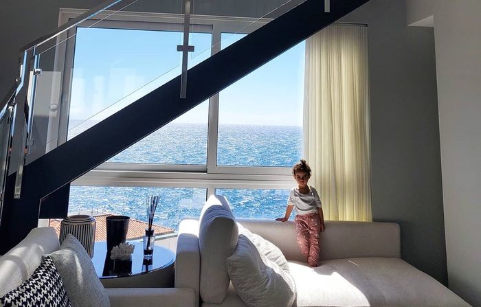 Foto interior vila <a href='https://pontianak.tribunnews.com/tag/cristiano-ronaldo' title='Cristiano Ronaldo'>Cristiano Ronaldo</a> di Pulau Madeira termpat ia mengkarantina diri.
