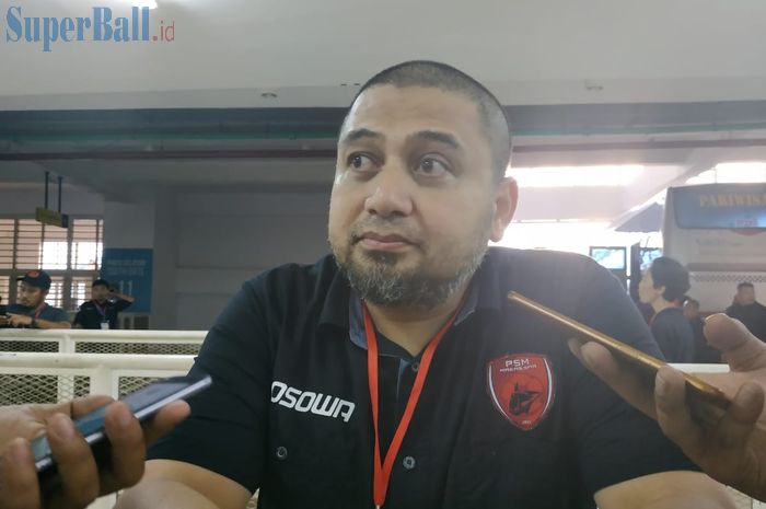 CEO PSM Makassar, Munafri Arifuddin menjawab pertanyaan wartawan di mixed zone Stadion Pakansari,  pasca laga timnya kontra Lao Toyota, Rabu (13/3/2019).